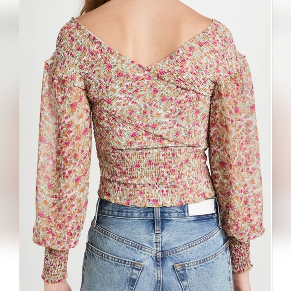 BB Dakota: Smock Factor Top - Picture 3 of 7